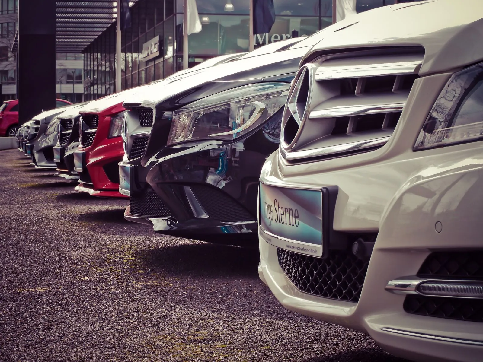 Develop a car rental app like Ekar: Features, Cost, and Everything Else You Need To Know